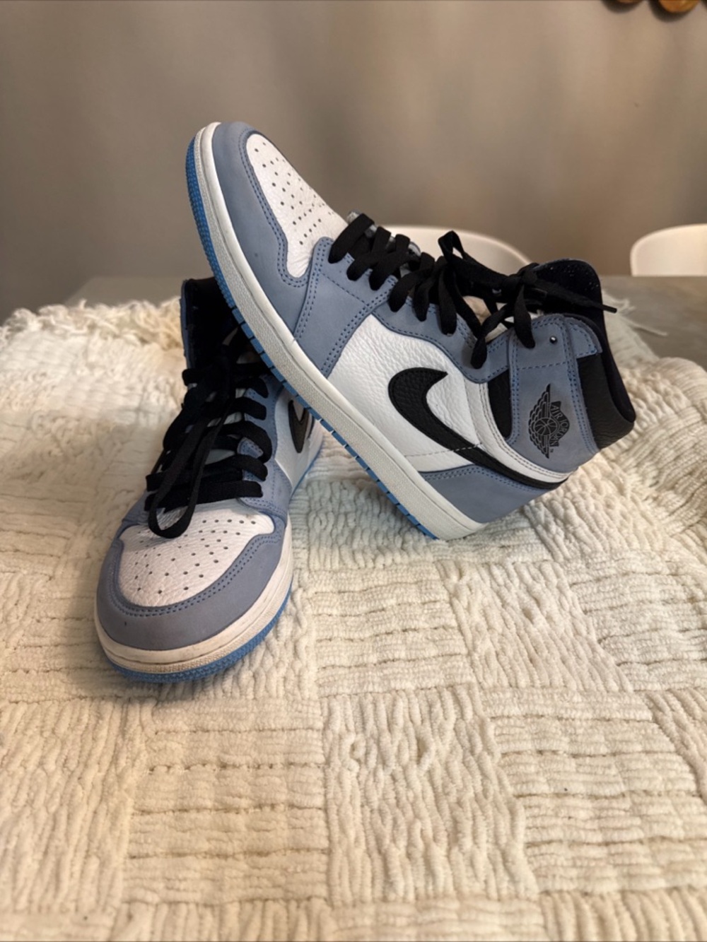 Nike Men's Air Jordan 1 Retro High university Blue Sneakers